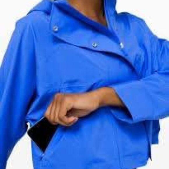 Lululemon Rain chaser Rain Jacket (Size 6) - Picture 4 of 7